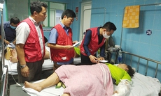 Hội Chữ thập đỏ Việt Nam thăm hỏi các nạn nhân gặp nạn ở Quảng Bình