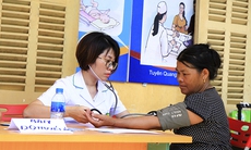 Hơn 300 người dân tộc Dao được tư vấn sức khỏe và phát thuốc miễn phí