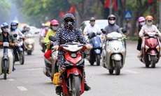 Nguy cơ mất an toàn giao thông từ áo chống nắng