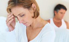 Mách chị em cách đơn giản cải thiện ‘chuyện gối chăn’ thời kỳ mãn kinh