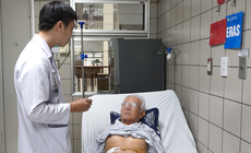Ca bệnh hiếm gặp, cụ &#244;ng mắc c&#249;ng l&#250;c 2 loại ung thư