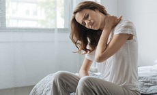8 c&#225;ch ph&#242;ng hội chứng căng đau vai g&#225;y hiệu quả