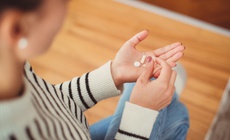 Sự thật &#237;t ai biết: 5 loại thuốc th&#244;ng dụng c&#243; thể &#226;m thầm l&#224;m tổn thương tim