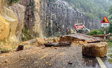 Mưa lớn k&#233;o d&#224;i g&#226;y lũ cao, h&#224;ng chục ngh&#236;n nh&#224; bị ngập, 14 người chết v&#224; mất t&#237;ch