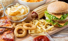 3 nh&#243;m thực phẩm cần tr&#225;nh xa khi đang giảm c&#226;n