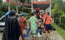 Philippines sơ t&#225;n h&#224;ng ngh&#236;n người trước khi b&#227;o Kalmaegi đổ bộ