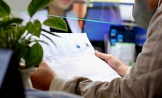 Đồng t&#237;nh nam nhiễm HIV - Lời người trong cuộc (1): Sau &#39;lớp vỏ&#39; b&#236;nh y&#234;n...