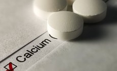 7 loại thực phẩm bổ sung phổ biến c&#243; thể tương t&#225;c với thuốc g&#226;y nguy hiểm