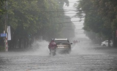 Diễn biến đợt mưa ở miền Trung do ho&#224;n lưu của b&#227;o số 15