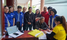 Viện trợ khẩn cấp gần 2 tỷ đồng cho người d&#226;n bị thi&#234;n tai ở Đ&#224; Nẵng