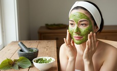 Cách sử dụng lá tía tô đánh bay nám và dưỡng trắng da