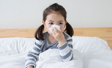 Trẻ nhỏ bị cảm lạnh nguy hiểm như n&#224;o?