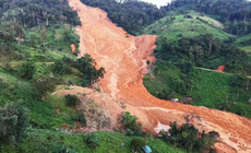 Phó Chủ tịch Quốc hội thăm, động viên gia đình nạn nhân vụ sạt lở ở Hùng Sơn