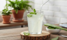 Nước ép nha đam: 8 lợi ích và 5 nhóm người nên tránh