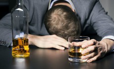 Thiếu máu do nghiện rượu, bia nguy hiểm như thế nào?