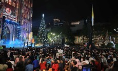 Hà Nội: Người dân đổ về các nhà thờ, khu vui chơi chờ đón đêm Giáng sinh năm 2025