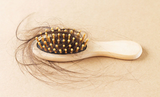 Tạm biệt rụng tóc hiệu quả với 3 bài thuốc dân gian rẻ tiền, dễ kiếm