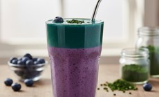 1 ly sinh tố xanh vào buổi sáng cung cấp collagen tự nhiên