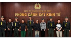 Bắt nhóm đối tượng sản xuất, bán hàng trăm ngàn sản phẩm dầu gió giả bằng hóa chất ở TPHCM