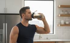 Cần lưu ý gì khi dùng thực phẩm bổ sung tăng cơ?