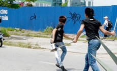 G&#227; đ&#224;n &#244;ng nổi m&#225;u đi&#234;n ch&#233;m gục người y&#234;u cũ của vợ v&#236; bị đ&#242;i tiền sau chia tay