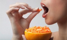 Bị c&#250;m A c&#243; n&#234;n uống vitamin C để mau hồi phục?