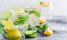 Uống nước detox c&#243; giảm được c&#226;n, thanh lọc cơ thể?