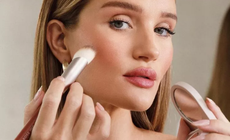 C&#225;ch giữ lớp trang điểm l&#226;u tr&#244;i trong thời tiết nắng n&#243;ng