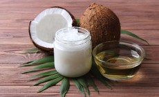 Một số c&#225;ch sử dụng dầu dừa để dưỡng t&#243;c
