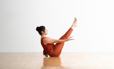 6 tư thế yoga gi&#250;p l&#224;m săn chắc cơ bụng