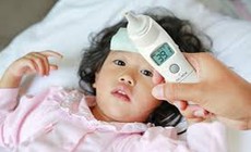 Chế độ ăn khi trẻ sốt cao, mọc răng, ho đờm