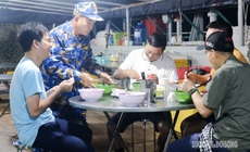 Những người giữ lửa thầm lặng trên tàu hải quân