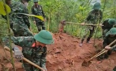 Phát hiện hài cốt liệt sĩ trong rừng tràm cùng di vật khắc tên