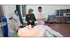 Cứu hộ kịp thời hai ngư dân trôi dạt trên biển Cửa Lò