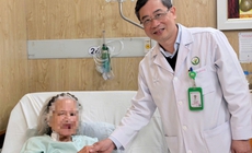 Cứu sống cụ bà 92 tuổi mắc u đại tràng kèm nhiều bệnh nền
