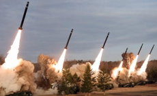 Triều Tiên trình diễn pháo phản lực tầm bắn xa nhất thế giới