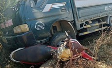 Xe tải tự trôi tông bé gái 10 tuổi tử vong