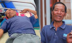 Người đàn ông trôi dạt gần 38 giờ giữa biển, vợ bật khóc khi chồng trở về