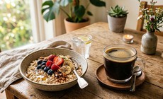 Ăn yến mạch cùng cà phê vào buổi sáng có làm giảm hấp thu sắt?