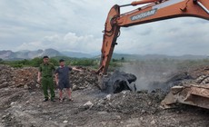 Lật tẩy đường dây chôn lấp trái phép 300 tấn chất thải ở Quảng Ninh