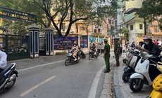Điểm nóng ùn tắc ở cổng trường học đã thông thoáng hơn nhờ cách làm này