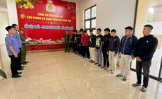 13 đối tượng mang hung khí nguy hiểm rượt đuổi, đánh nhau trên phố