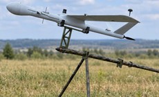 Sóng gây nhiễu của Nga trở thành dấu vết cho UAV Ukraine