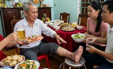 Ăn uống ngày Tết sai cách, gout có thể tấn công bất ngờ