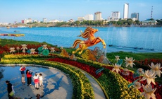 Ngắm linh vật ngựa tại Hội Xuân Huế 2026