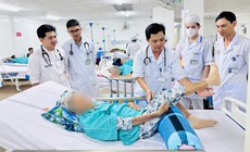 Những đêm Tết không ngủ của bác sĩ nơi lằn ranh sinh – tử mong manh