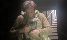 Nguyên nhân khiến binh sĩ Ukraine cầm kéo ra chiến trường