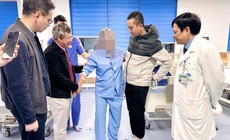 Phẫu thuật thay khớp gối cho cụ bà 76 tuổi bằng phương pháp bảo tồn cơ