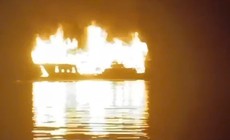 Cháy tàu du lịch trên Vịnh Hạ Long, toàn bộ du khách an toàn