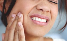 Đau nhức răng liên tục là do đâu?